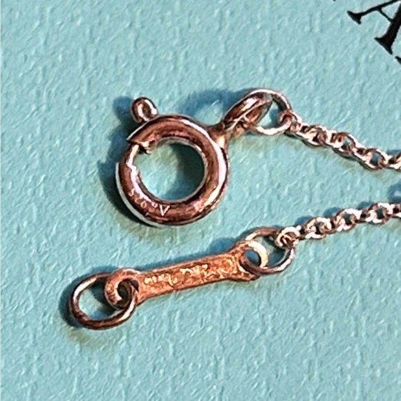 Tiffany - Olive Leaf Heart Pendant - Paloma Picasso® - Picture 2 of 2